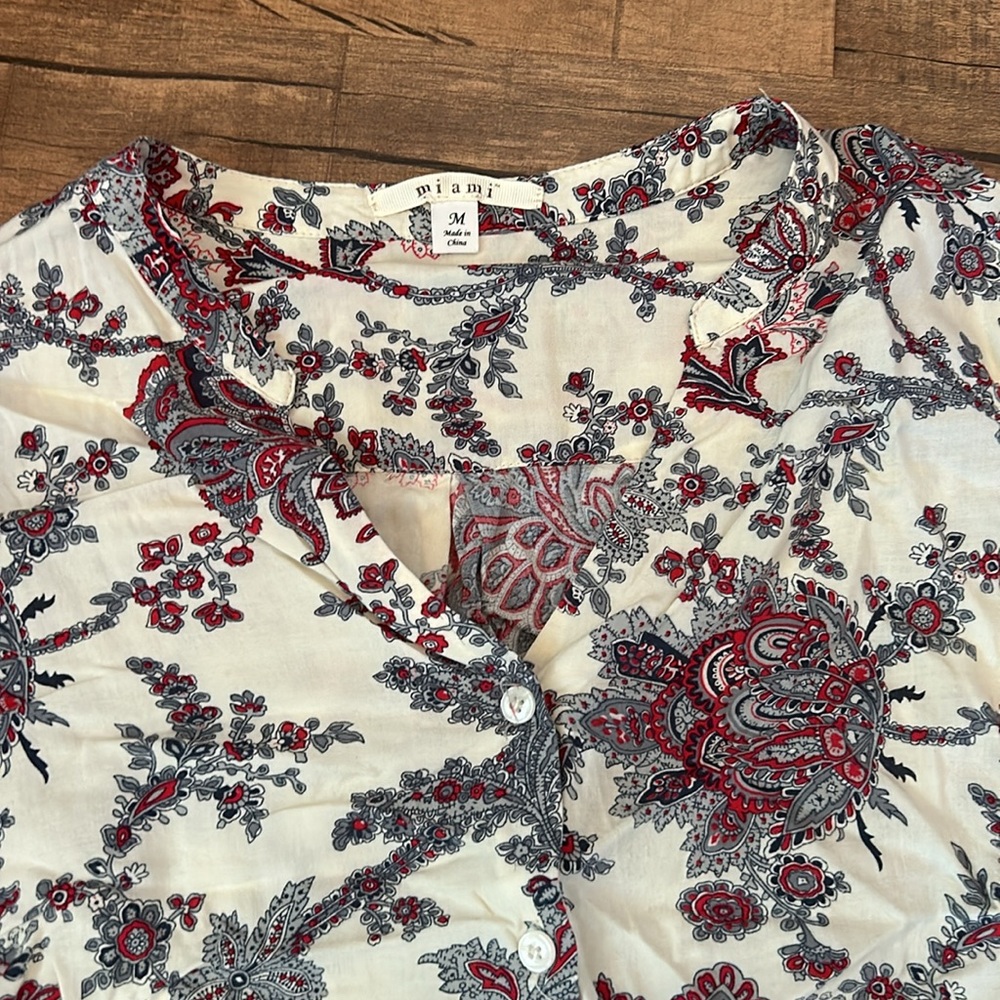Paisley button down blouse - Picture 2 of 3